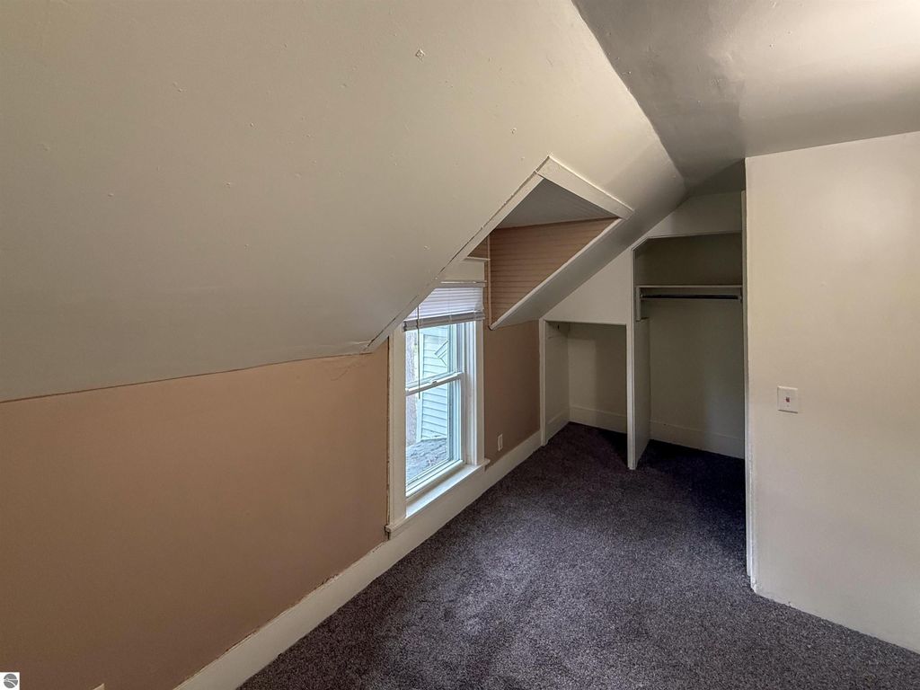 Image 16 of property listing at 406 S Kinney, Mt Pleasant, MI 48858