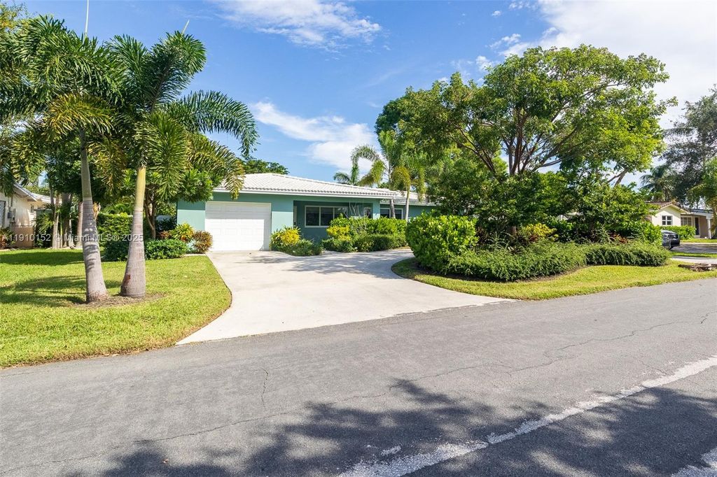 121 SE 7th St, Pompano Beach, FL 33060