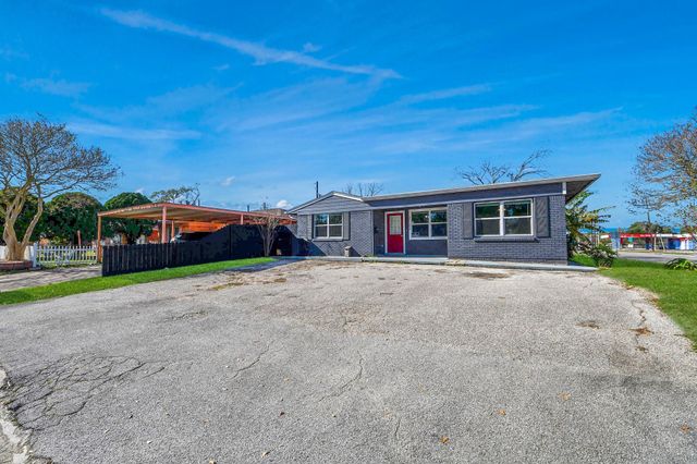 2102 Dewberry Lane, Pasadena, TX 77502