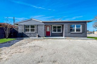 2102 Dewberry Lane, Pasadena, TX 77502