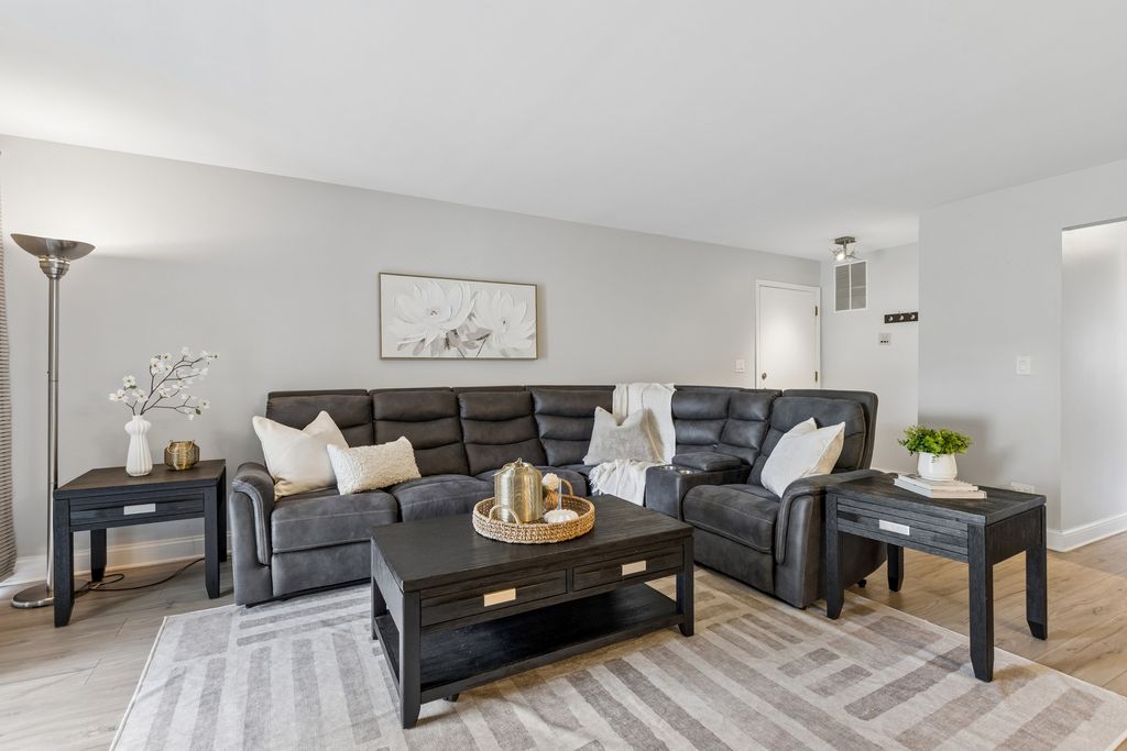 1505 Harbour Court 1A, Schaumburg, IL 60193 — photo 3