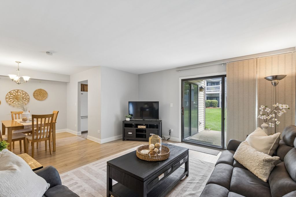 1505 Harbour Court 1A, Schaumburg, IL 60193 — photo 5