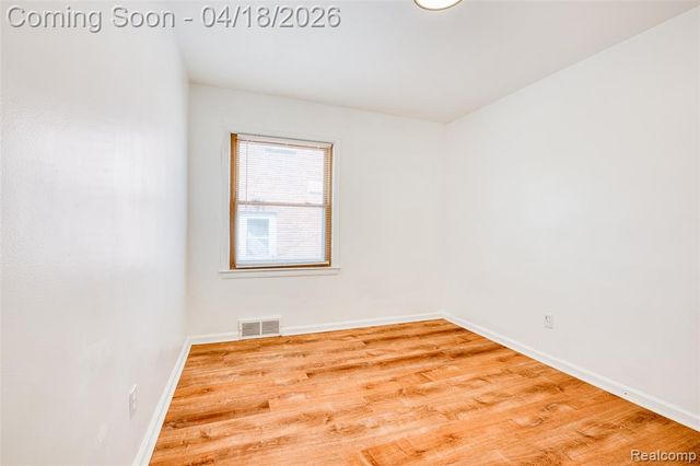 11395 Hazelton, Redford, MI 48239