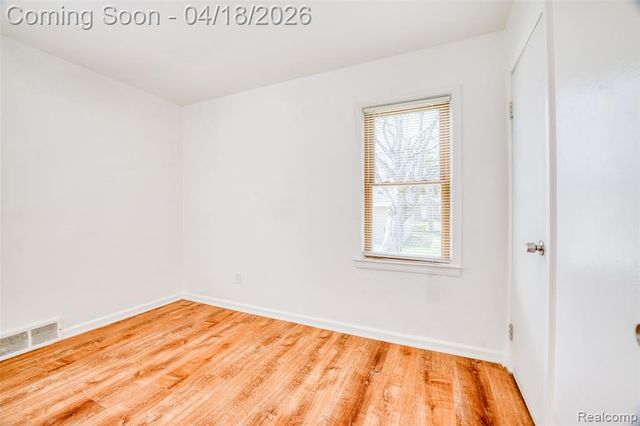 11395 Hazelton, Redford, MI 48239