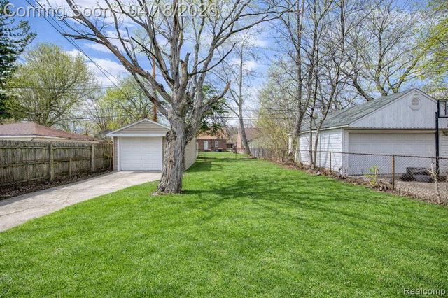 11395 Hazelton, Redford, MI 48239