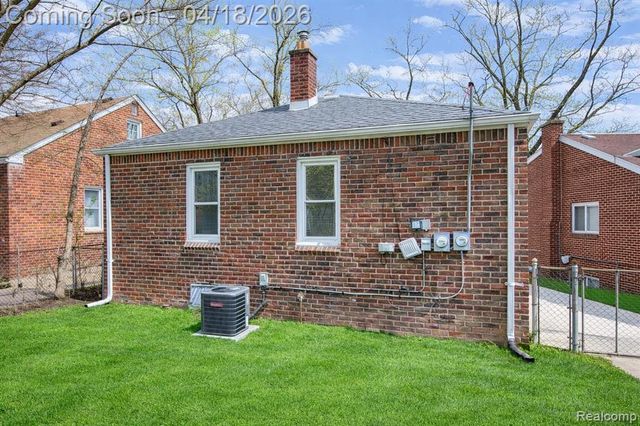11395 Hazelton, Redford, MI 48239
