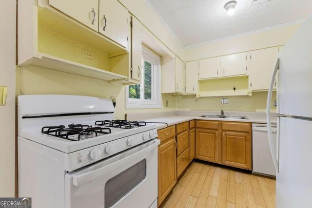1303 Cottonwood Court NW, Kennesaw, GA 30152