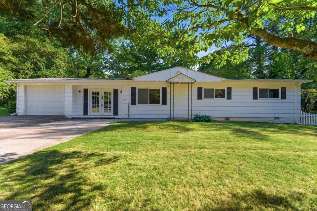 1303 Cottonwood Court NW, Kennesaw, GA 30152