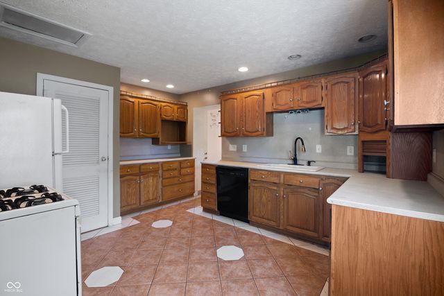 1605 Douglas Lane, Lebanon, IN 46052
