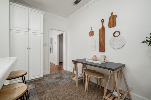 5261 K St, Sacramento, CA 95819