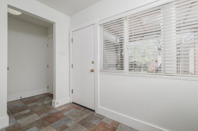 5261 K St, Sacramento, CA 95819