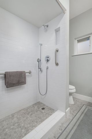 5261 K St, Sacramento, CA 95819