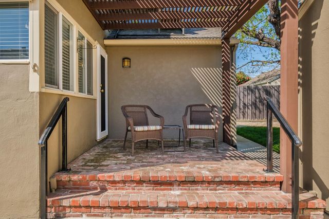 5261 K St, Sacramento, CA 95819