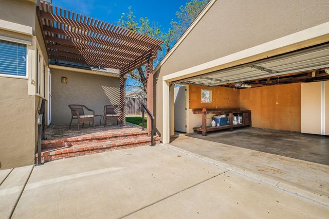 5261 K St, Sacramento, CA 95819