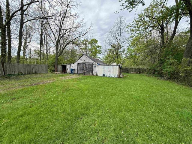 939 Field Avenue, Kalamazoo, MI 49048