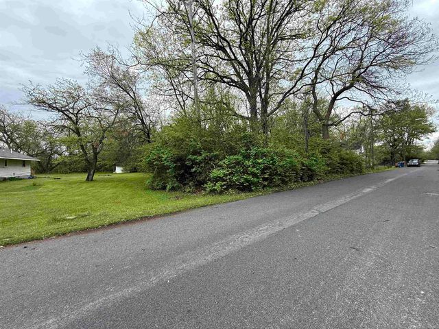 939 Field Avenue, Kalamazoo, MI 49048