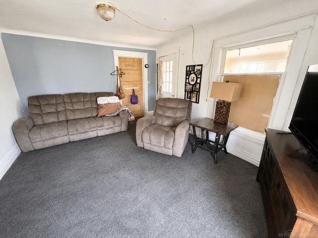 939 Field Avenue, Kalamazoo, MI 49048