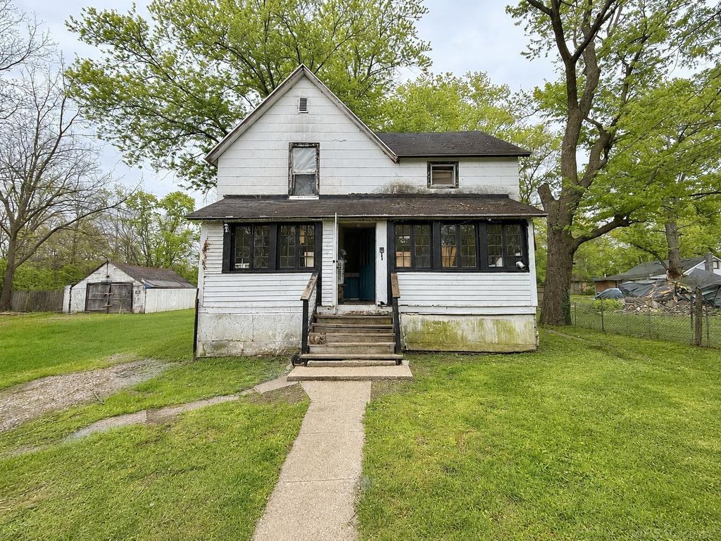 939 Field Avenue, Kalamazoo, MI 49048