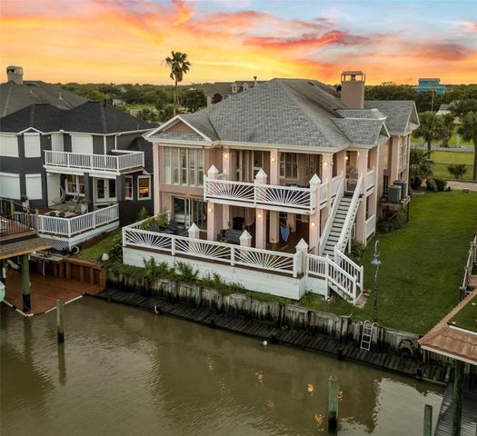 123 Port Street, San Leon, TX 77539