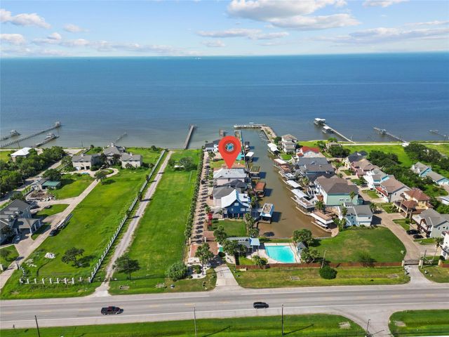 123 Port Street, San Leon, TX 77539