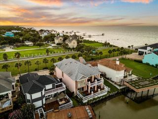 123 Port Street, San Leon, TX 77539