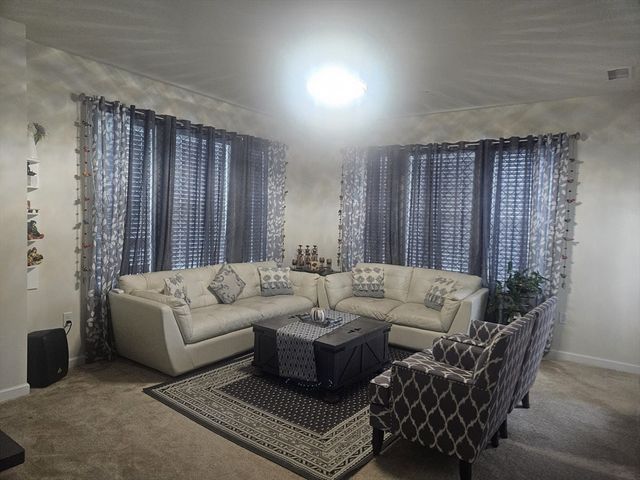 12101 Peters Farm Way 12101, Westborough, MA 01712