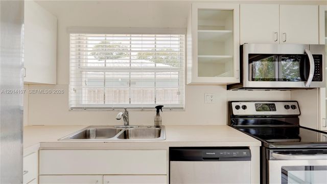 6410 SW 112th Pl 6410, Miami, FL 33173