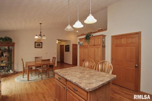 143 ELMRIDGE Circle, East Peoria, IL 61611