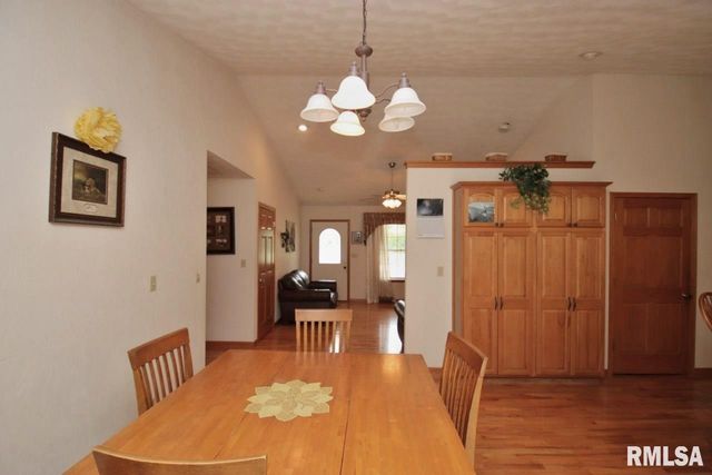 143 ELMRIDGE Circle, East Peoria, IL 61611