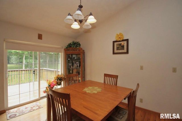 143 ELMRIDGE Circle, East Peoria, IL 61611