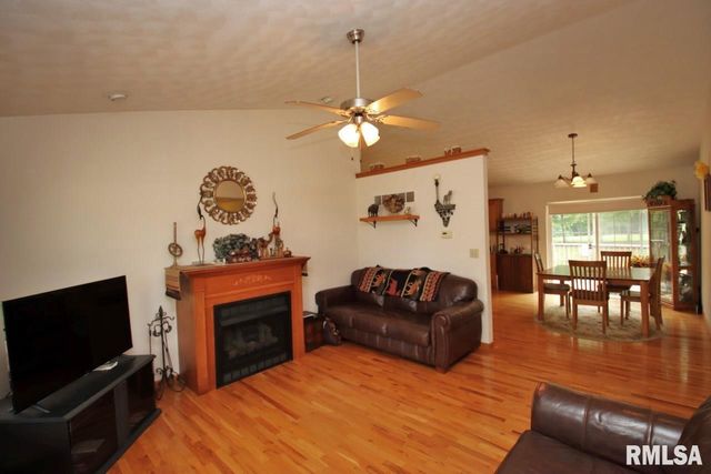 143 ELMRIDGE Circle, East Peoria, IL 61611