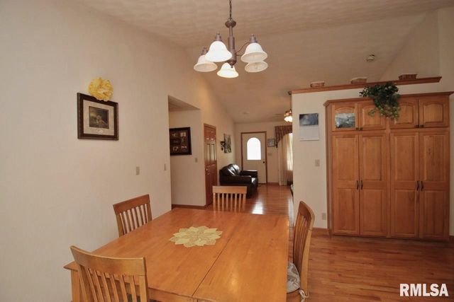 143 ELMRIDGE Circle, East Peoria, IL 61611