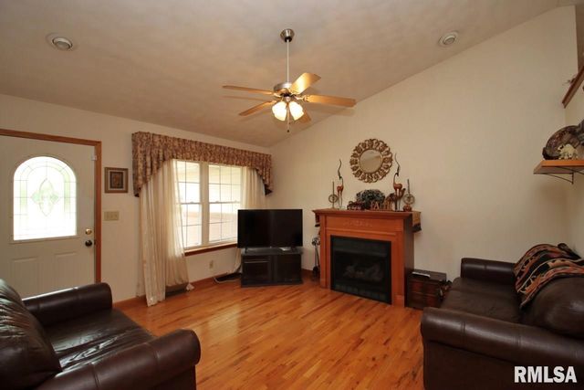 143 ELMRIDGE Circle, East Peoria, IL 61611