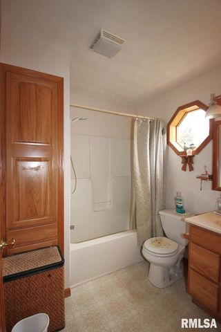 143 ELMRIDGE Circle, East Peoria, IL 61611