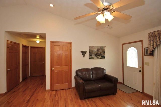 143 ELMRIDGE Circle, East Peoria, IL 61611