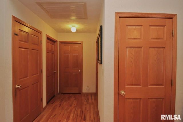 143 ELMRIDGE Circle, East Peoria, IL 61611