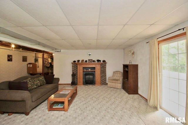 143 ELMRIDGE Circle, East Peoria, IL 61611