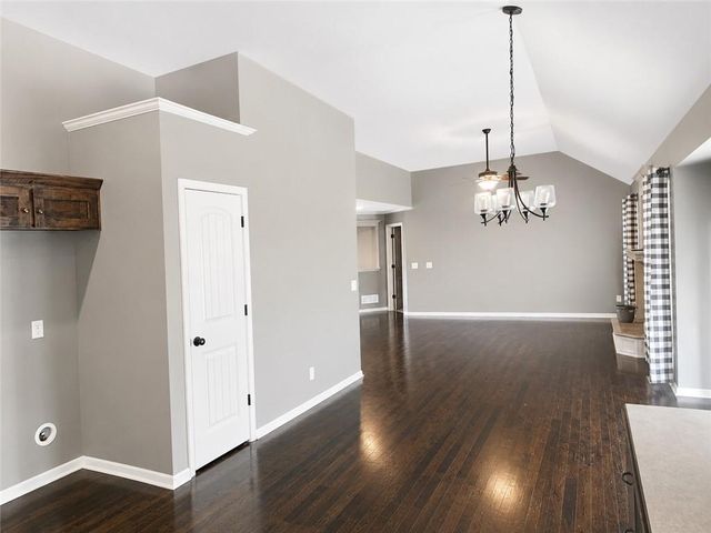 412 Duncan Drive, Liberty, MO 64068