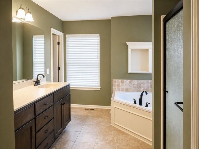 412 Duncan Drive, Liberty, MO 64068