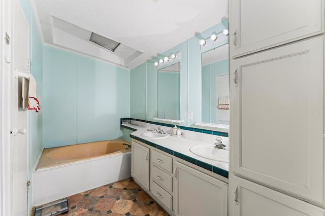 5710 E Tangerine Lane, Okeechobee, FL 34972