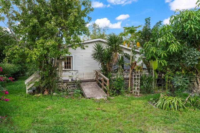 5710 E Tangerine Lane, Okeechobee, FL 34972