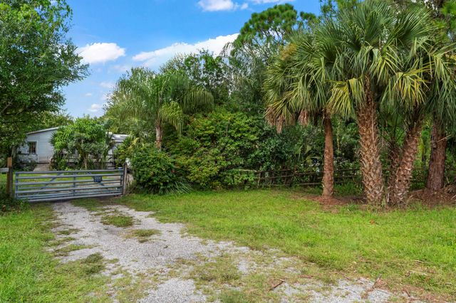 5710 E Tangerine Lane, Okeechobee, FL 34972