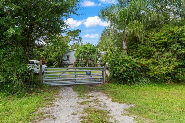 5710 E Tangerine Lane, Okeechobee, FL 34972