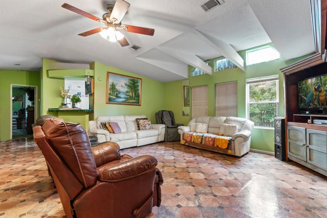 5710 E Tangerine Lane, Okeechobee, FL 34972