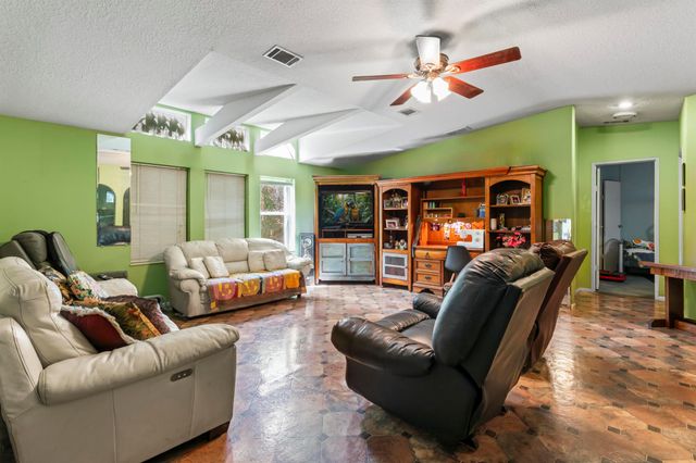 5710 E Tangerine Lane, Okeechobee, FL 34972