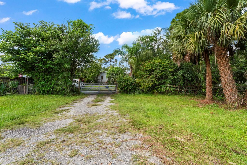 5710 E Tangerine Lane, Okeechobee, FL 34972