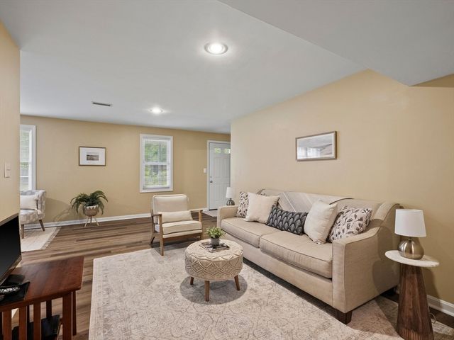 126 Audubon Dr 126, Acton, MA 01720