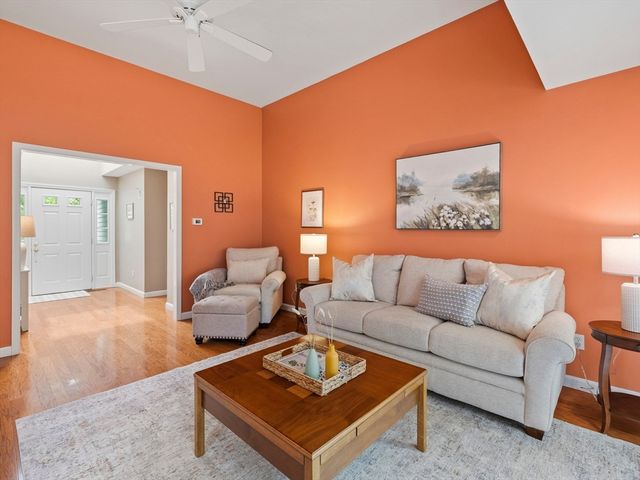 126 Audubon Dr 126, Acton, MA 01720