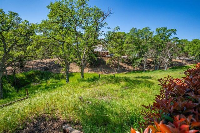 14965 Oak Knoll Drive, Red Bluff, CA 96080