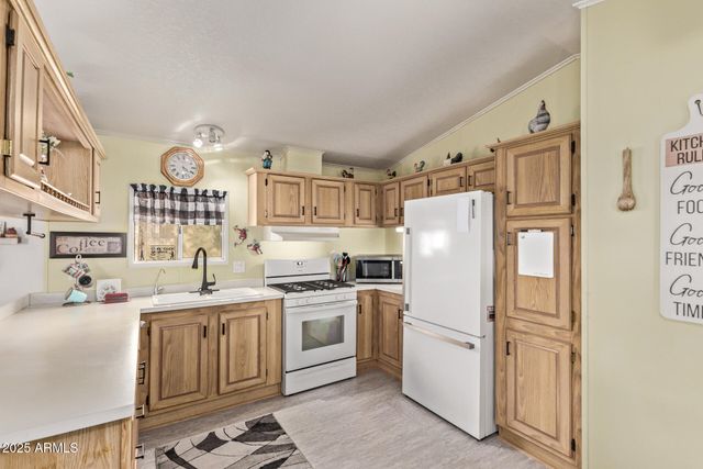 450 W SUNWEST Drive 156, Casa Grande, AZ 85122